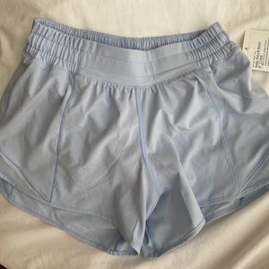 lululemon hotty hot shorts in daydream